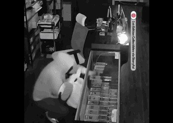 Roban cartas Pokémon de 100 mil dólares en segundos