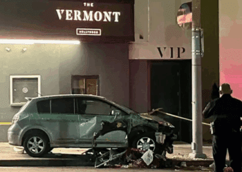 Tragedia en club de Los Ángeles: auto arrolla a 30 personas, siete en estado crítico