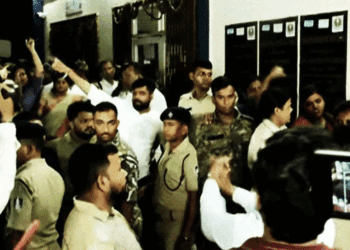 Ataque brutal a menor de 15 años en India genera indignación