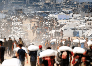 Israel ordena evacuar Deir al-Balah y crece el drama humanitario en Gaza