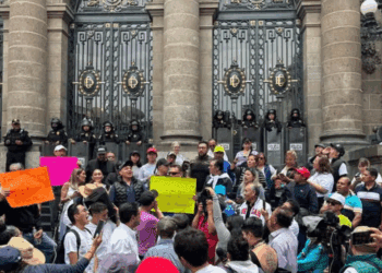 Comerciantes capitalinos denuncian competencia desleal por ventas a bajo costo de diputados