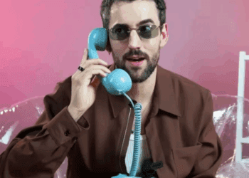 Luis Gerardo Méndez ríe de su fama y el grito de “Manuelangas” que persiste en las calles