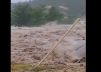 Desaparecen 23 niñas tras inundaciones en Texas; hay 13 muertos