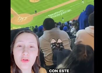 “Lady Patadas” es expulsada de juego de los Mets tras agredir a fanático