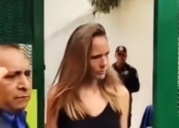 Procesan a ‘Lady Racista’ por presunta discriminación contra policía capitalino