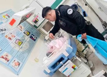 Policías de Ecatepec asisten parto de emergencia en vivienda de Xalostoc