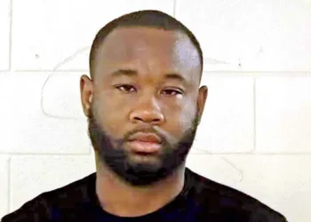 Militar abre fuego contra compañeros dentro de base en EE.UU.