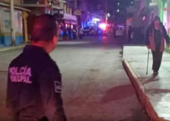 Hombre asesina a su pareja y se lanza de un tercer piso