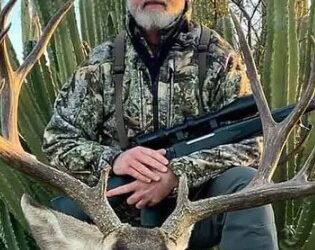 Muere corneado por búfalo que quería cazar