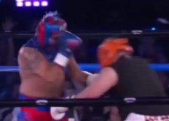 Escorpión Dorado se golpea en pelea con Franco Escamilla