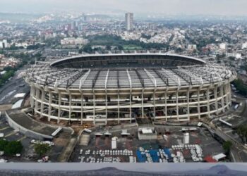 Proponen prohibir publicidad de alcohol cerca de estadios