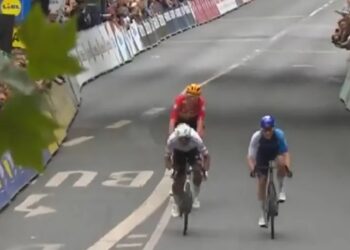 Riley Sheehan celebra antes de tiempo y pierde la etapa en la Vuelta a Alemania