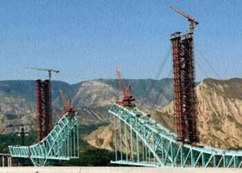 Colapso de puente en construcción sobre el río Amarillo deja 12 muertos en China