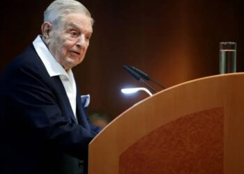 Trump pide investigar a George Soros y su hijo bajo la ley RICO