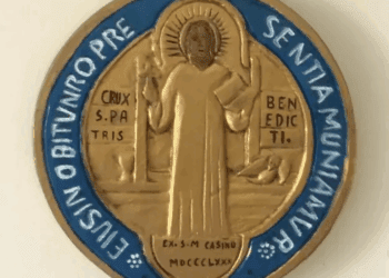 Medalla de San Benito: historia, significado y oración para protección espiritual