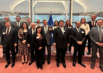 Viaje de senadores a Bruselas se convierte en el más costoso de la Legislatura