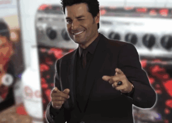 Fan chilena convierte su casa en un santuario total dedicado a Chayanne