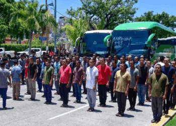 Normalistas de Ayotzinapa recuerdan a sus compañeros desaparecidos