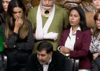 Camarógrafo del Senado sufre agresión al grabar riña entre Noroña y “Alito”