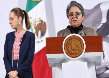 Exponen pensiones millonarias de Pemex y Luz y Fuerza
