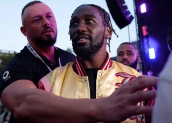 Crawford pierde reconocimiento de campeón de la AMB antes de enfrentar al ‘Canelo’