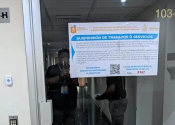 Clínica suspendida tras muerte de joven durante cirugía estética