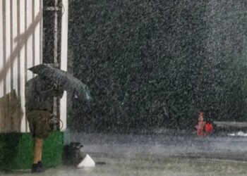 Tifón Podul deja un desaparecido y cientos de vuelos cancelados en Taiwán