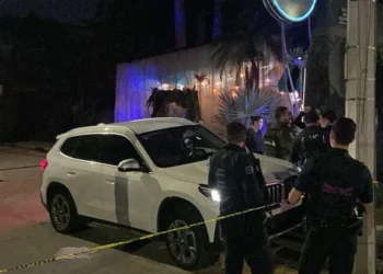 Asesinan a bombero en restaurante en Culiacán