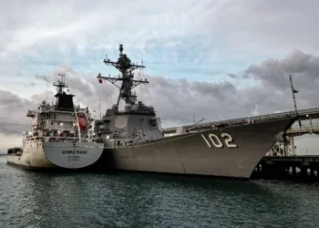 Pentágono denuncia sobrevuelo venezolano a buque