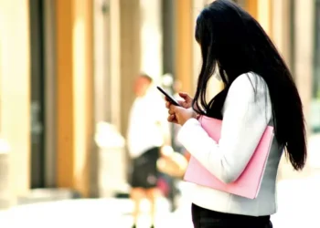 El impacto de la era digital impulsa el aumento en los suicidios