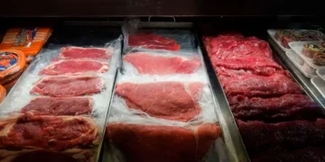 Sheinbaum propone exportar carne en lugar de ganado vivo a EU