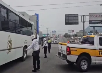 Reabren carriles laterales en la autopista México-Puebla