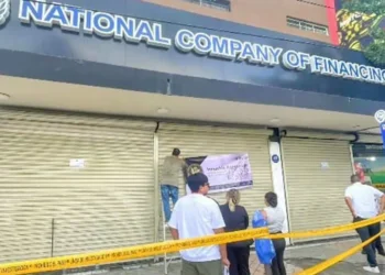 Financiera automotriz acusada de fraude