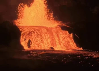 Volcán Kilauea hace erupción