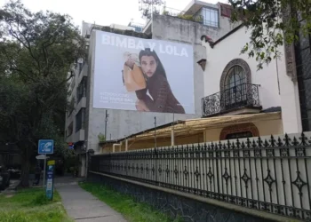 Activistas se oponen a la publicidad en muros ciegos de la CDMX