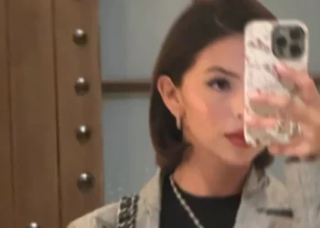 Ángela Aguilar postea selfie y audio intrigante, tras recibir abucheos