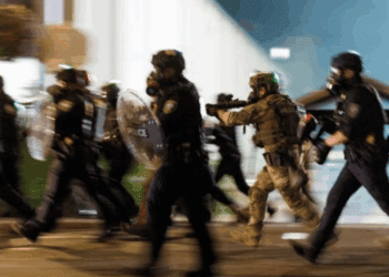 Por orden de Trump, desplegarán tropas en Portland para cuidar instalaciones del ICE