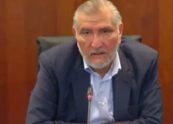 Adán Augusto defiende presunción de inocencia de Hernán Bermúdez