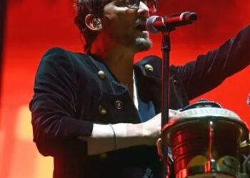 Zoé recibe críticas por playback