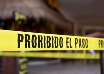Atacan por la espalda a pareja en tianguis
