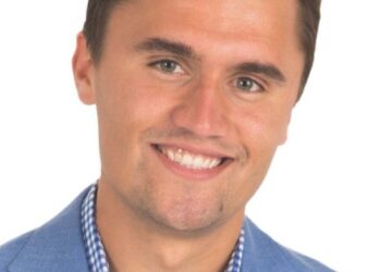 Comparece sospechoso de homicidio de Charlie Kirk