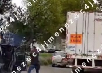 Asalto armado en Tultitlán: encañonan a automovilista y huyen en motocicletas