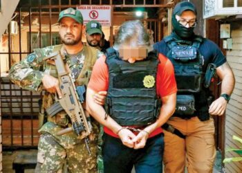 Hernán Bermúdez, “Comandante H”, regresa a México tras expulsión de Paraguay