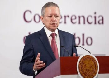 Zaldívar defiende reforma a Ley de Amparo y niega restricciones a la defensa