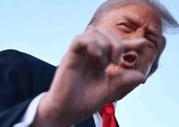 Trump plantea aranceles para reducir ingresos de Rusia