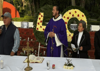 Tlatelolco honra a las víctimas del edificio Nuevo León a 40 años del sismo de 1985