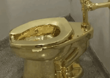 Un baño público de un millón de dólares genera polémica en Los Ángeles