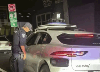 Inusual detención en California: oficiales paran a un vehículo autónomo sin nadie al volante