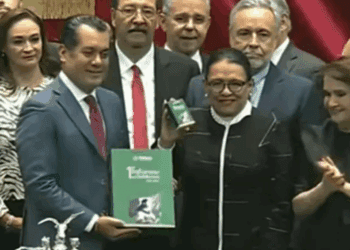 Rosa Icela entrega primer informe de Sheinbaum al Congreso