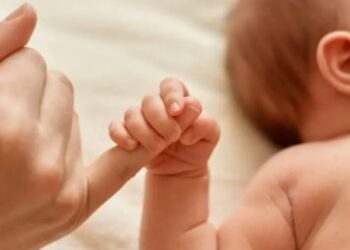 Bebé muere tras caer en recipiente con agua en Saltillo